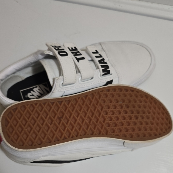 Vans Men White and Black Velcro Sneakers - Picture 5 of 5